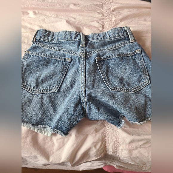 Old Navy distressed denim shorts size 10 - Picture 2 of 2